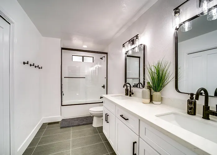 Family Friendly: Modern In Munds Park! Munds Park