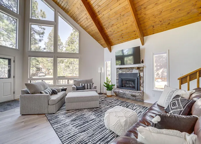 Family Friendly: Modern In Munds Park!
