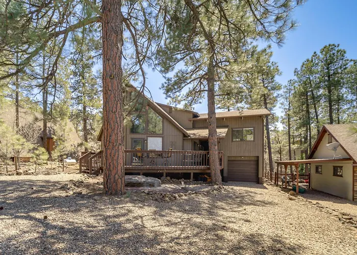 Family Friendly: Modern In Munds Park!